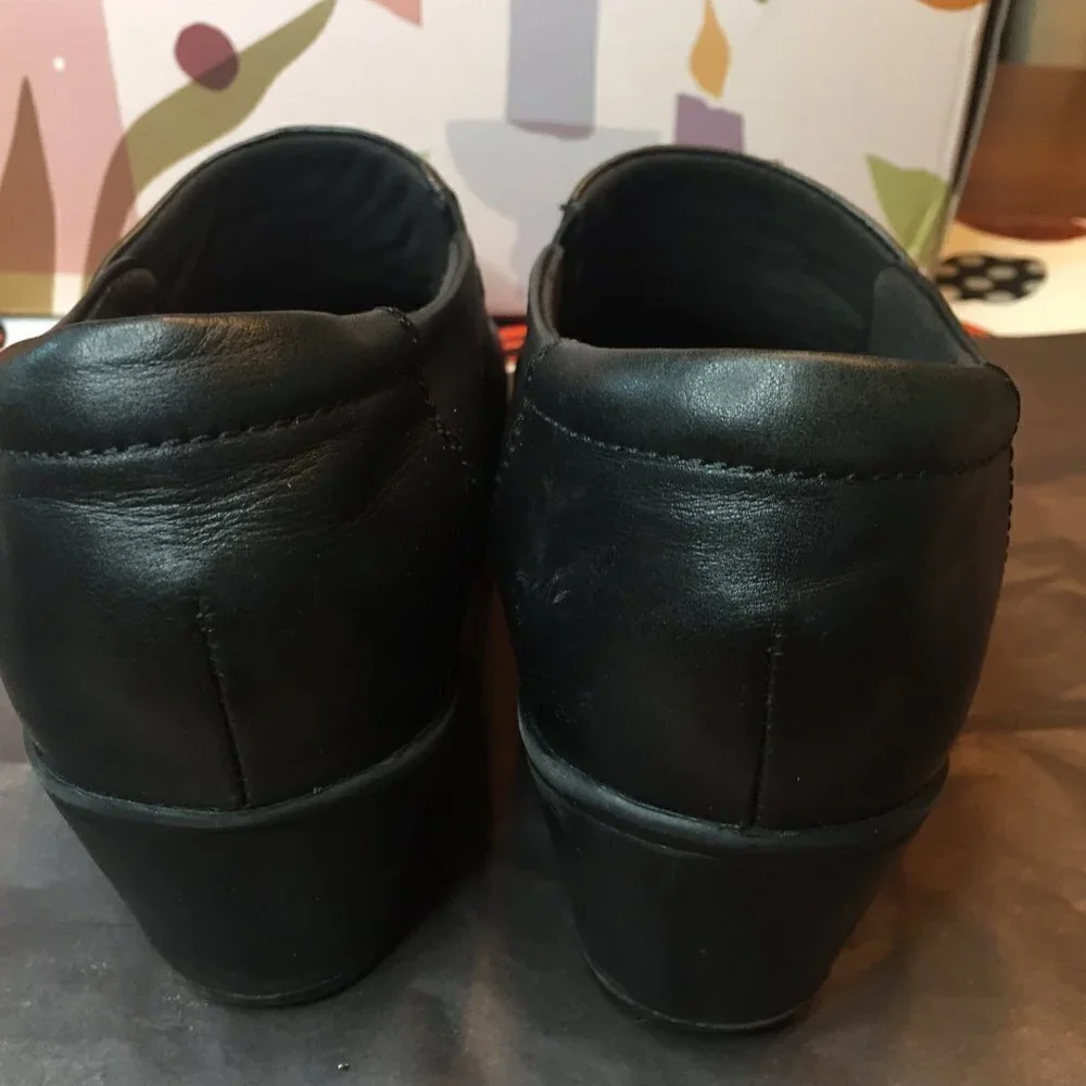 Clarks Bendables Leather Slip On  Size 10M